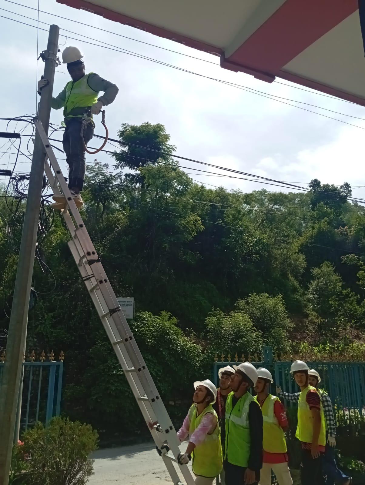 Telecom Technician Photo 10
